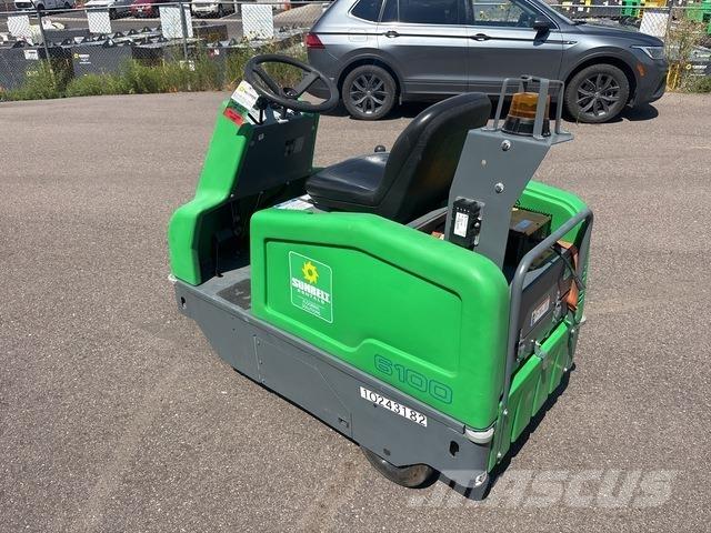 Tennant 6100 屋内用スイーパー