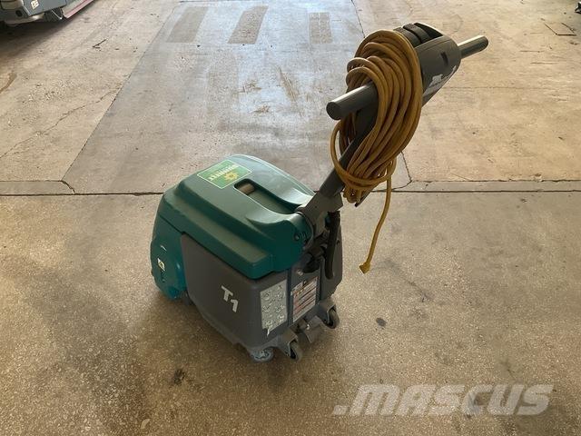 Tennant T1 床洗浄機（スクラバー）