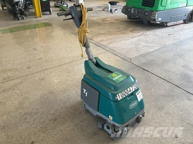 Tennant T1 床洗浄機（スクラバー）