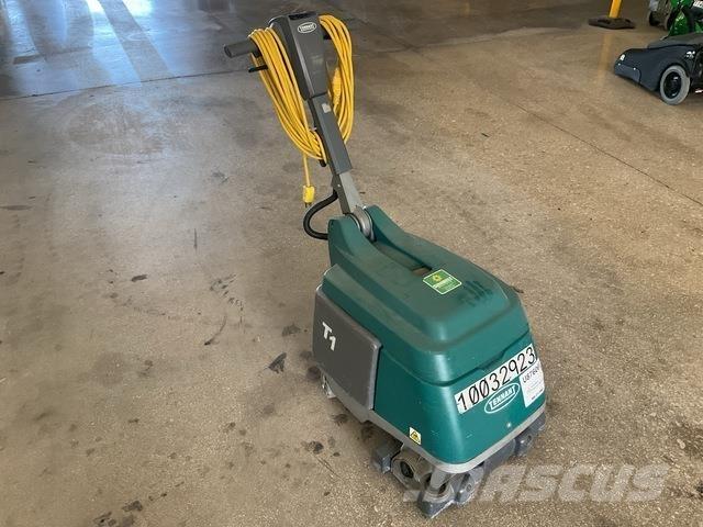 Tennant T1 床洗浄機（スクラバー）