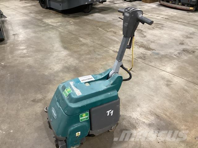 Tennant T1 床洗浄機（スクラバー）