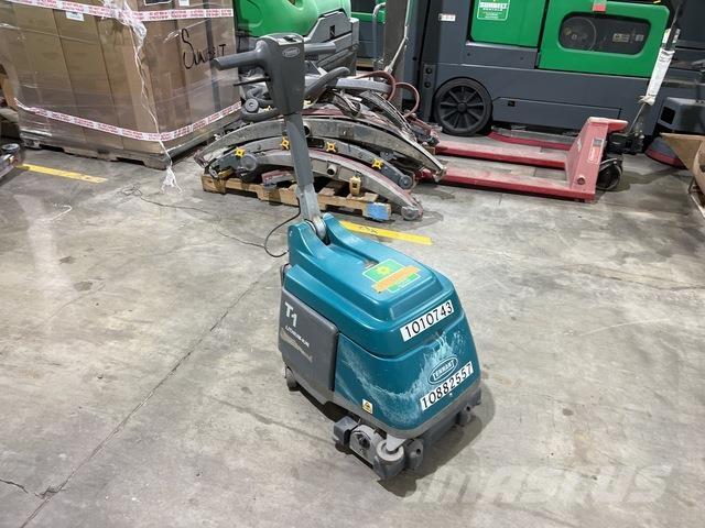 Tennant T1B 床洗浄機（スクラバー）
