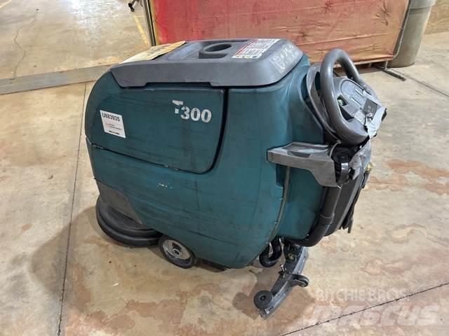 Tennant T300 床洗浄機（スクラバー）