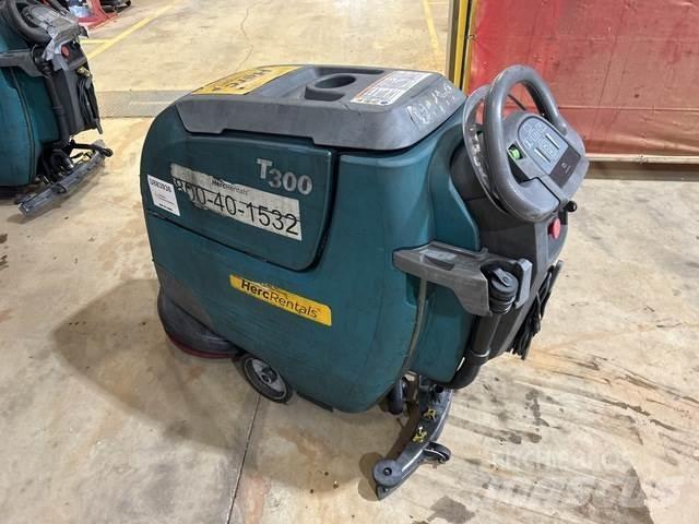 Tennant T300 床洗浄機（スクラバー）