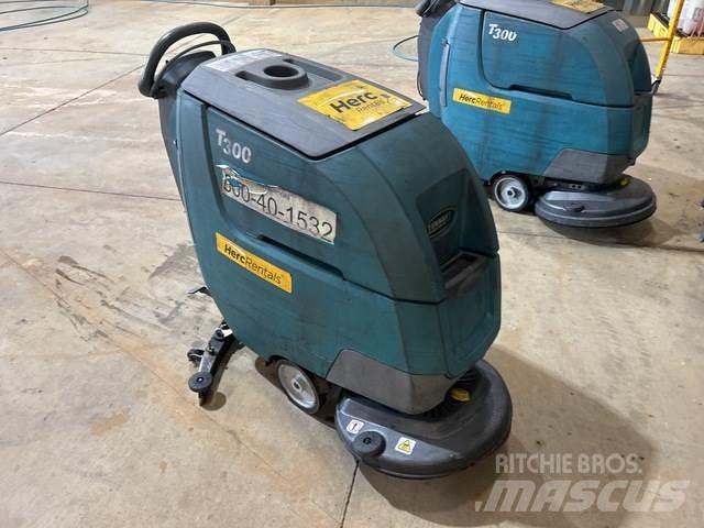 Tennant T300 床洗浄機（スクラバー）