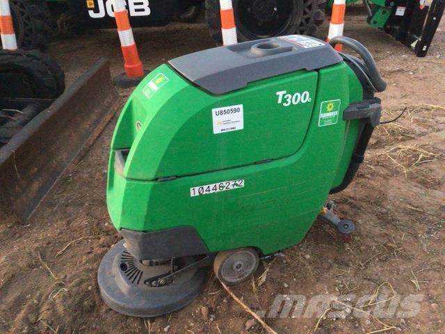 Tennant T300 床洗浄機（スクラバー）
