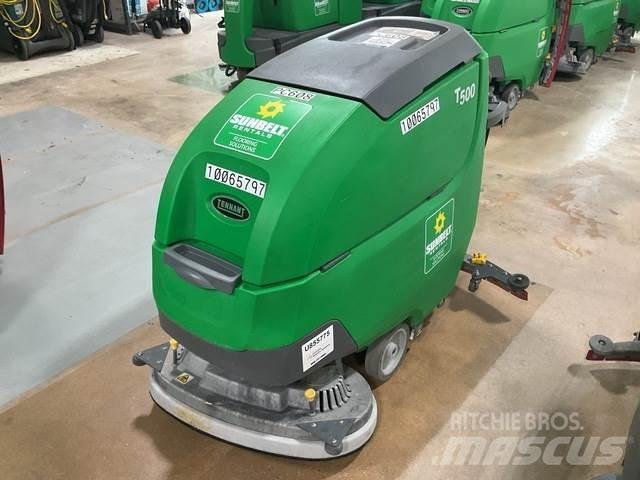 Tennant T500 床洗浄機（スクラバー）