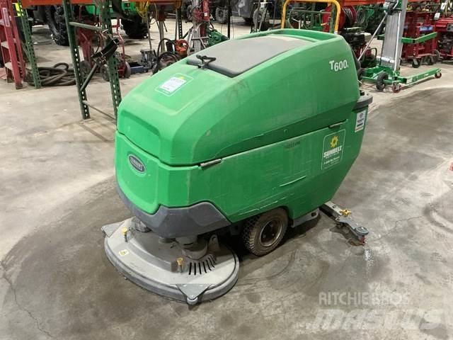 Tennant T600E 床洗浄機（スクラバー）