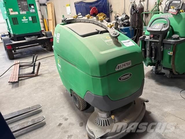 Tennant T600E 床洗浄機（スクラバー）
