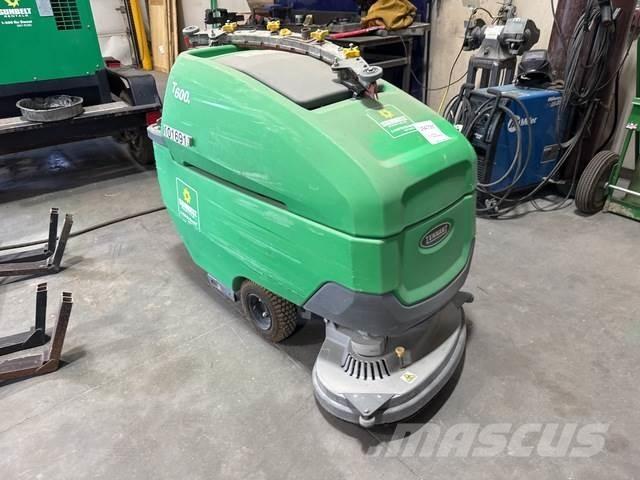 Tennant T600E 床洗浄機（スクラバー）
