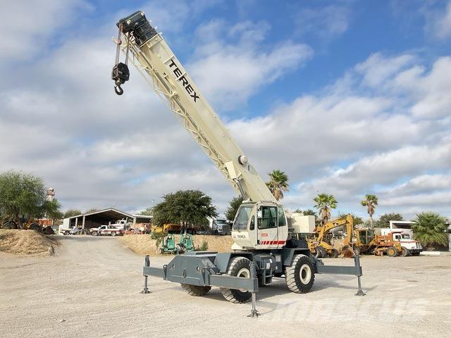 Terex RT230-1 ラフテレーンクレーン