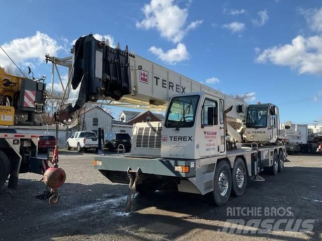 Terex T560-1 クローラクレーン