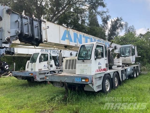 Terex T775 クローラクレーン