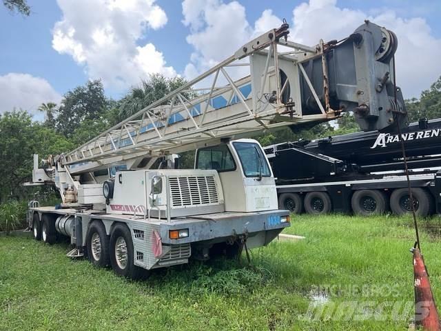 Terex T775 クローラクレーン