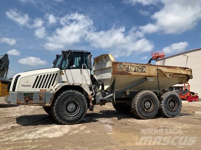 Terex TA300 アーティキュレート式ダンプトラック