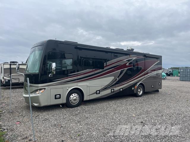 Tiffin Phaeton キャンピングカーとキャラバン