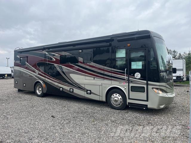 Tiffin Phaeton キャンピングカーとキャラバン