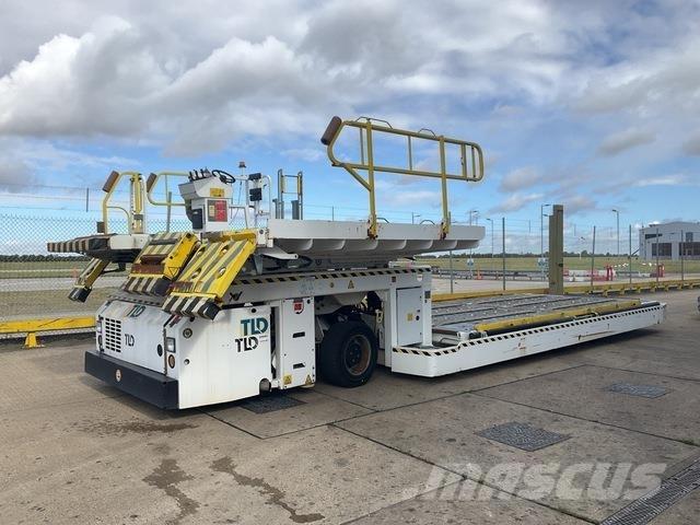  TLD 929 トーイングトラック