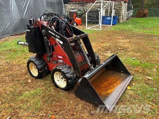 Toro Dingo 322 スキッドステアローダー