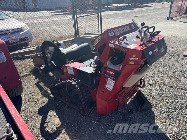 Toro TRX 250 トレンチャー