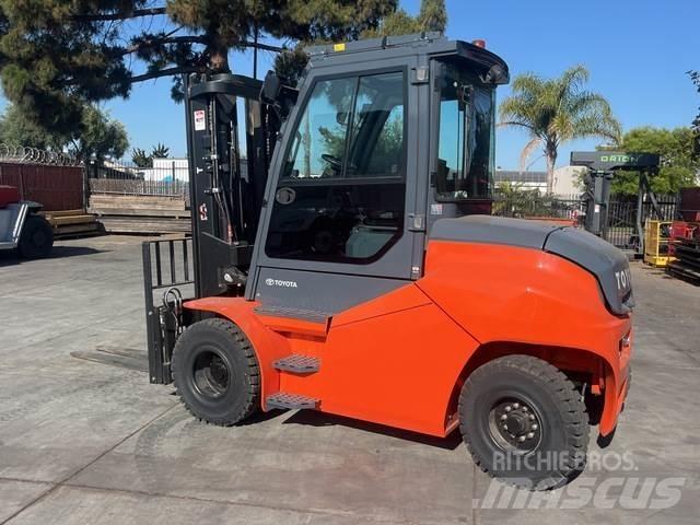 Toyota 9FBM70T バッテリーフォークリフト