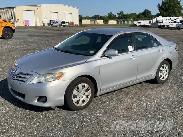Toyota Camry 自動車