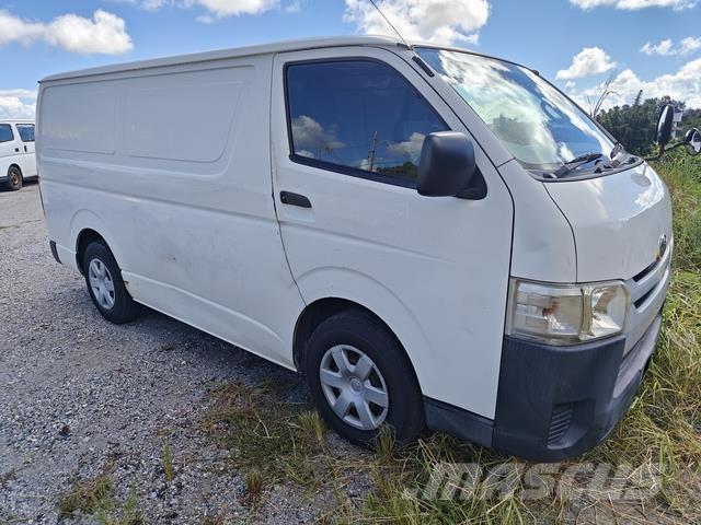 Toyota Hiace マイクロバス