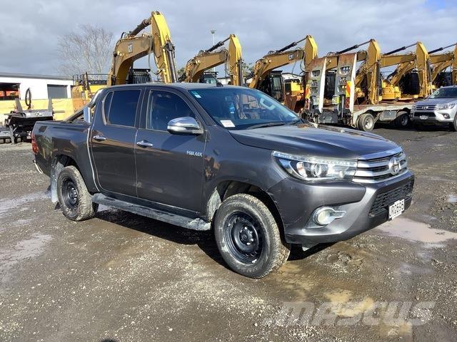 Toyota HiLux ピックアップ／ドロップサイド