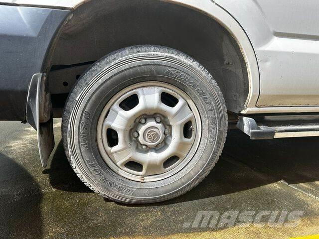 Toyota Prado 自動車