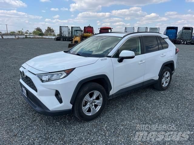 Toyota RAV4 自動車