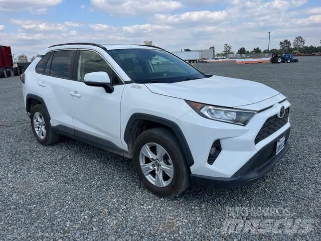 Toyota RAV4 自動車
