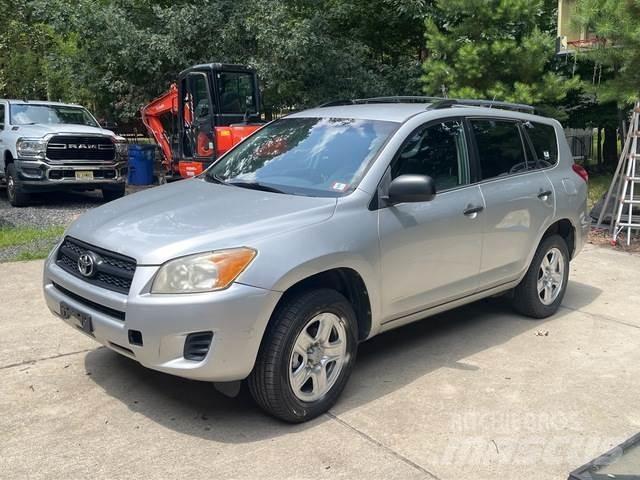 Toyota RAV4 自動車