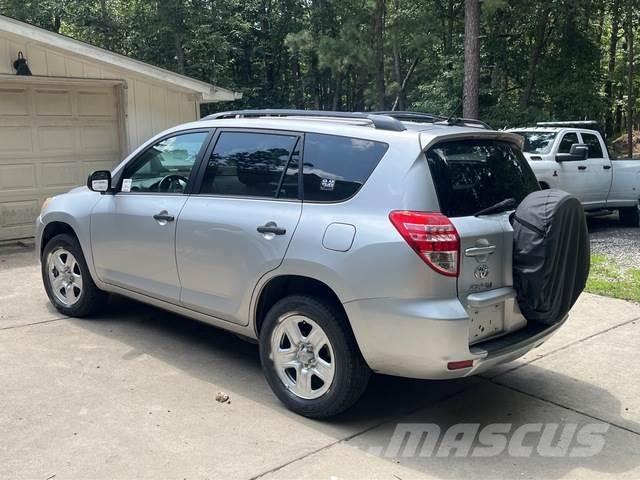 Toyota RAV4 自動車
