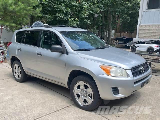 Toyota RAV4 自動車