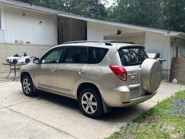 Toyota RAV4 自動車