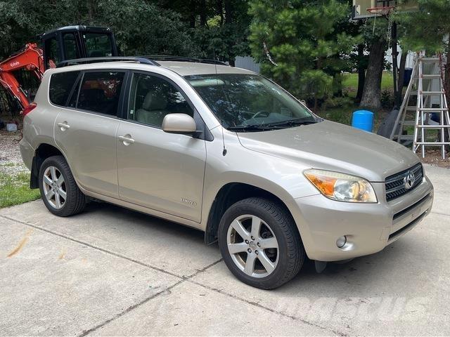 Toyota RAV4 自動車