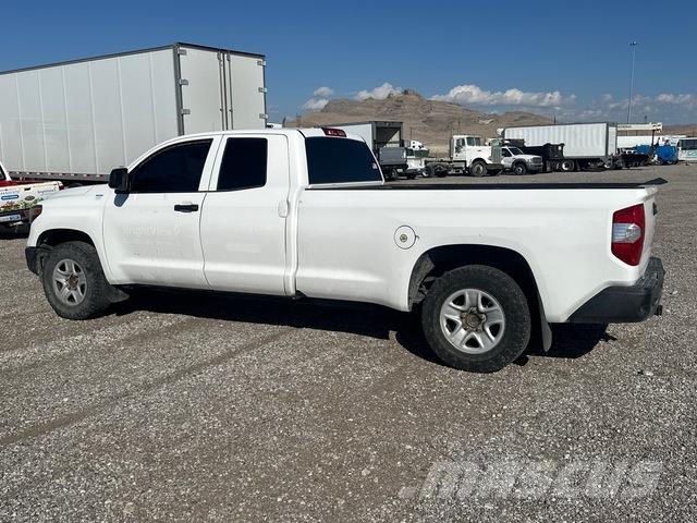 Toyota Tundra ピックアップ／ドロップサイド