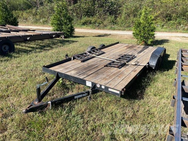 Triple Crown 車両運搬用トレーラー