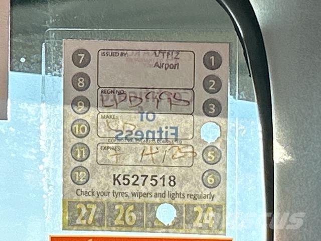 UD CW 26 390 カーテンサイダートラック