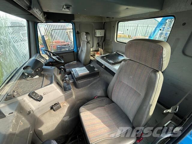 Volvo  クレーントラック、ユニック車