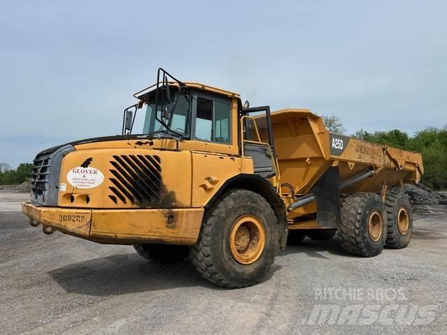 Volvo A25D アーティキュレート式ダンプトラック