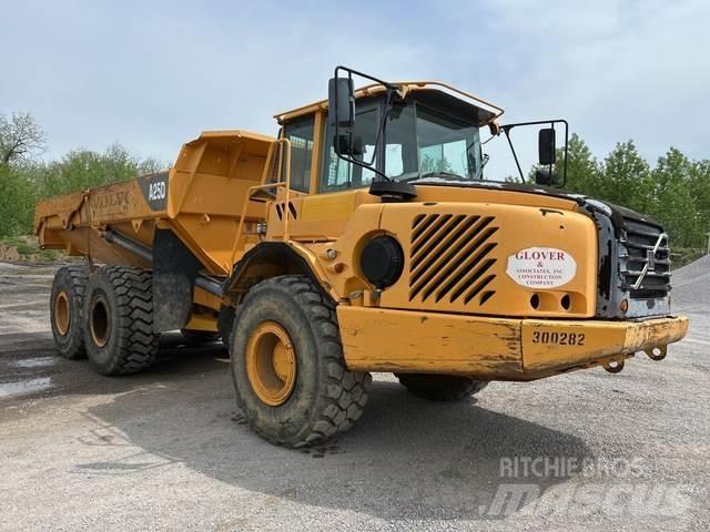 Volvo A25D アーティキュレート式ダンプトラック