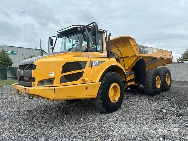 Volvo A25F アーティキュレート式ダンプトラック