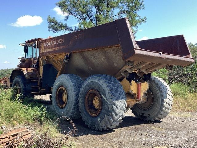 Volvo A30 アーティキュレート式ダンプトラック