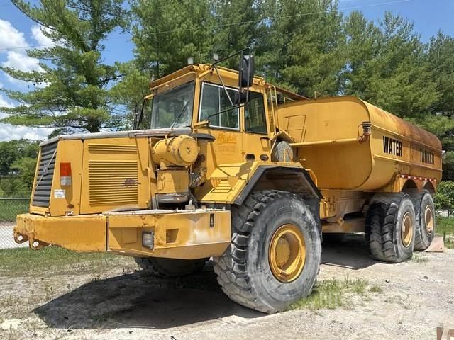 Volvo A35C 給水車