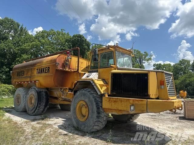 Volvo A35C 給水車