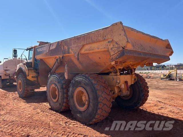 Volvo A35F アーティキュレート式ダンプトラック
