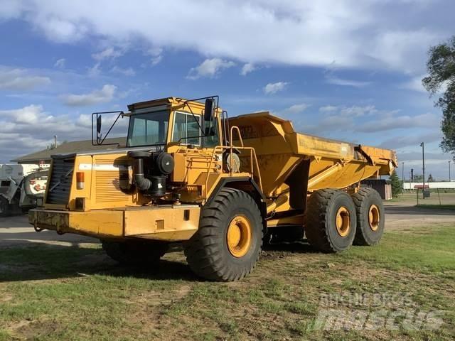 Volvo A40 アーティキュレート式ダンプトラック