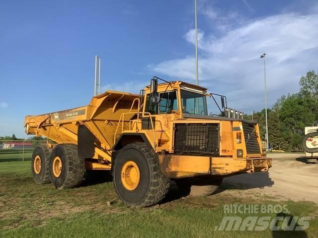 Volvo A40 アーティキュレート式ダンプトラック