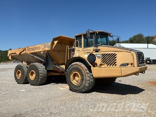 Volvo A40D アーティキュレート式ダンプトラック